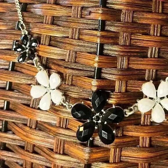 Classic flower bib necklace Black White formal party spring black tie 18” - Picture 2 of 4